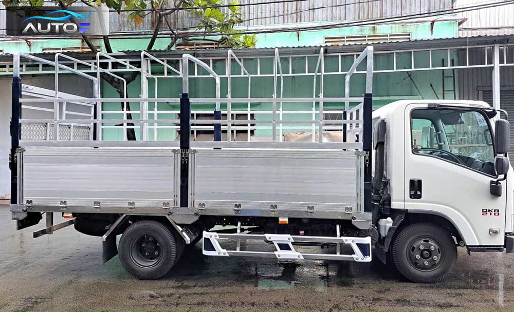 Xe tải isuzu QKR 210 thùng bạt bửng nhôm (1.9t - 2.3t) dài 4.3 mét